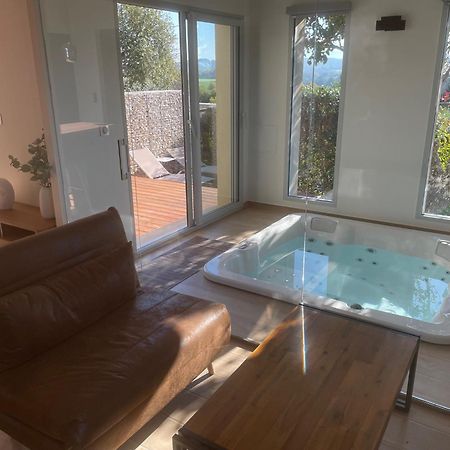 Logement Avec Jacuzzi Joucas Extérieur photo