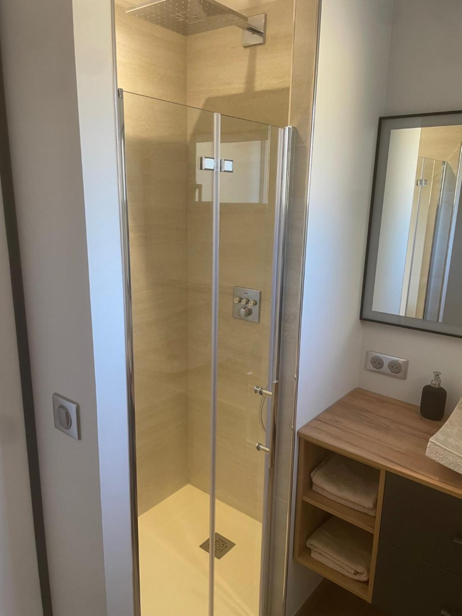 Logement Avec Jacuzzi Joucas Extérieur photo
